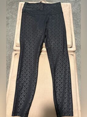 Wunder Train No Line High Rise Tight 25” Embossed